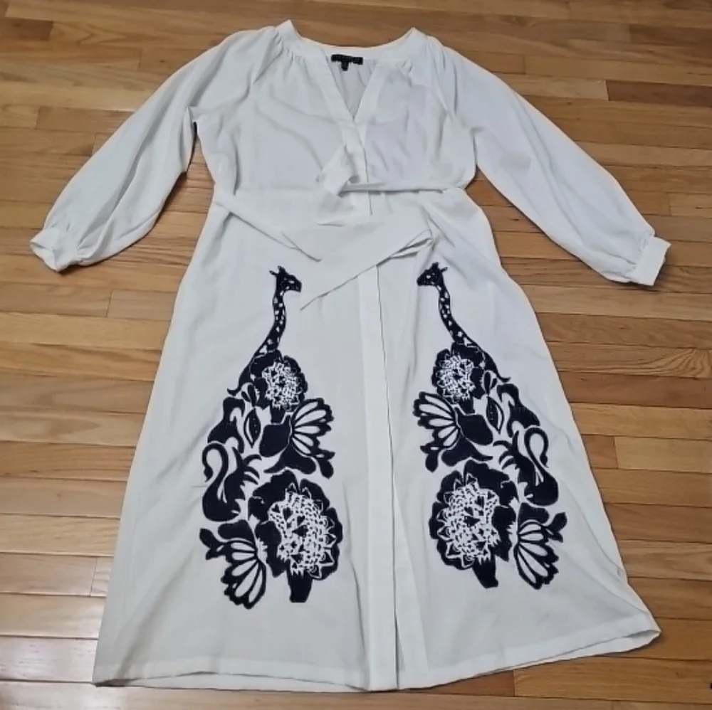 Eloquii Ivory Maxi Dress with Navy Giraffe Floral Motif - Picture 9 of 14